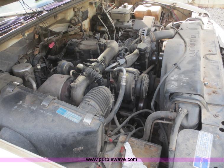 image for item D2170 1995 Chevrolet 3500 bucket truck