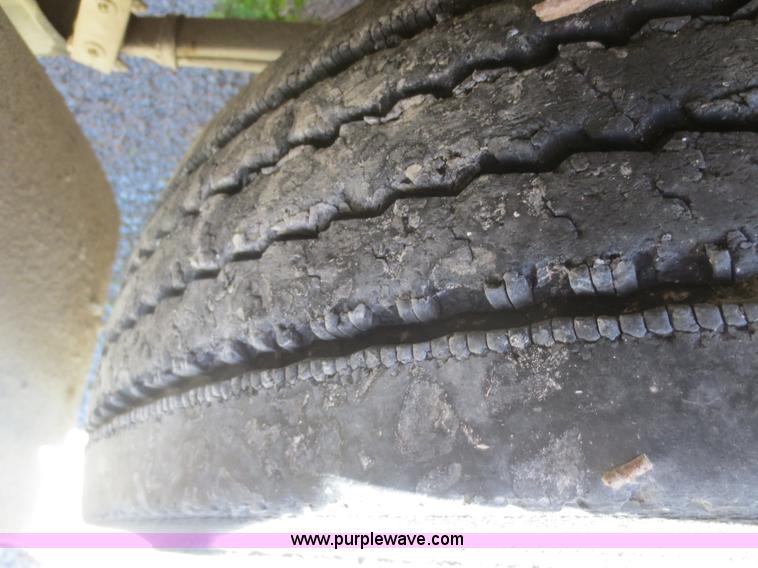 image for item D2182 1998 International Genesis school bus