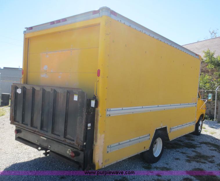 image for item D2183 1988 GMC Vandura G3500 box truck