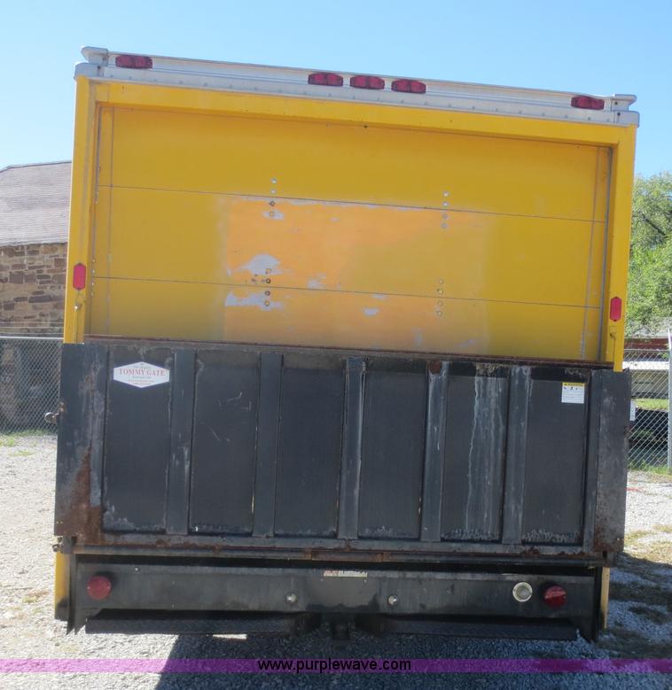 image for item D2183 1988 GMC Vandura G3500 box truck