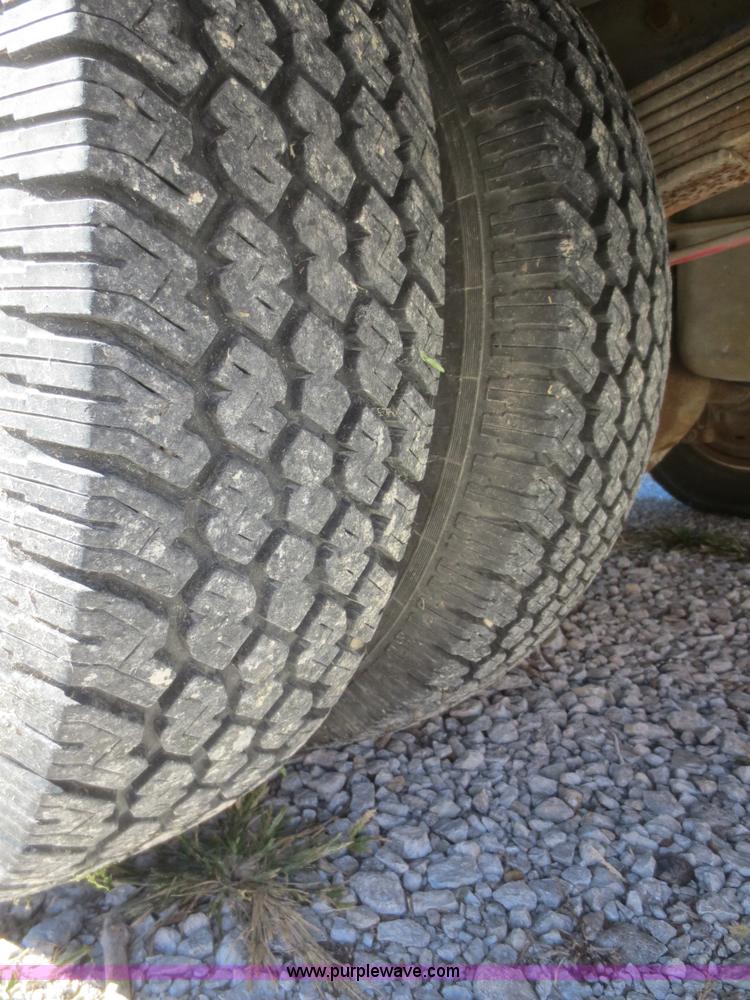 image for item D2183 1988 GMC Vandura G3500 box truck