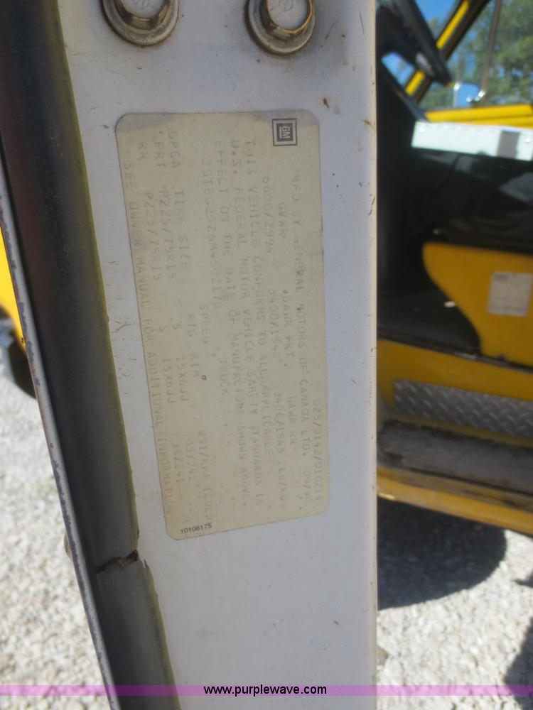 image for item D2183 1988 GMC Vandura G3500 box truck