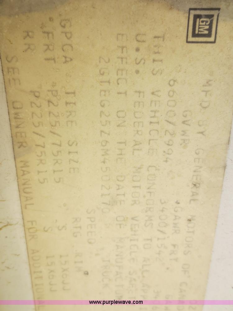 image for item D2183 1988 GMC Vandura G3500 box truck