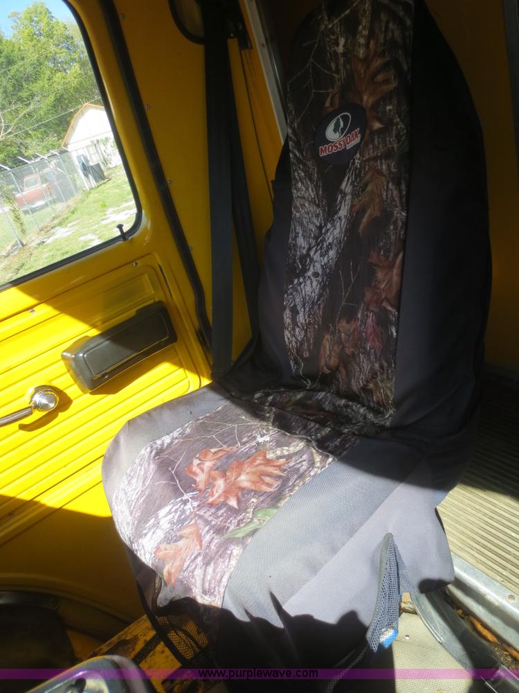 image for item D2183 1988 GMC Vandura G3500 box truck