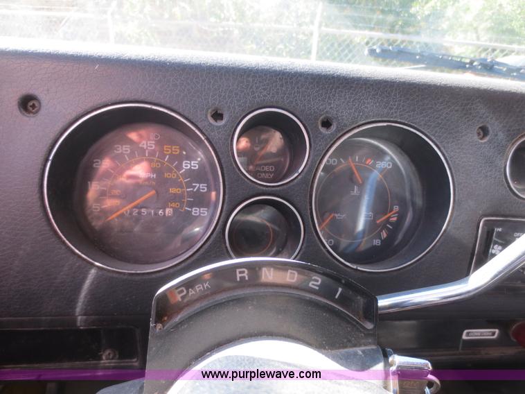 image for item D2183 1988 GMC Vandura G3500 box truck