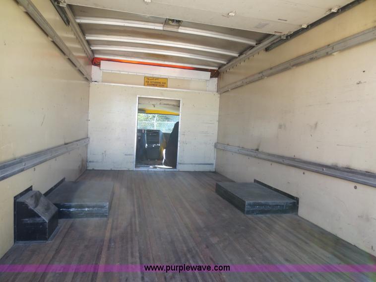 image for item D2183 1988 GMC Vandura G3500 box truck