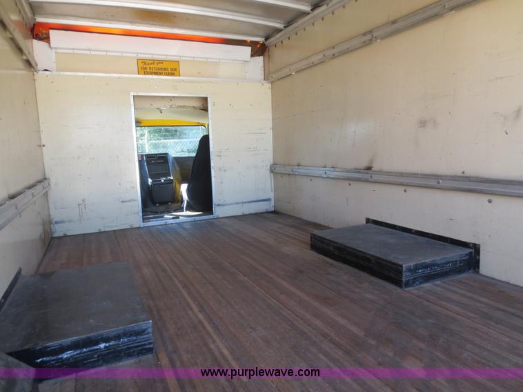 image for item D2183 1988 GMC Vandura G3500 box truck