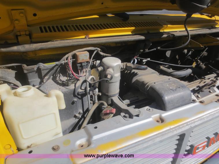 image for item D2183 1988 GMC Vandura G3500 box truck