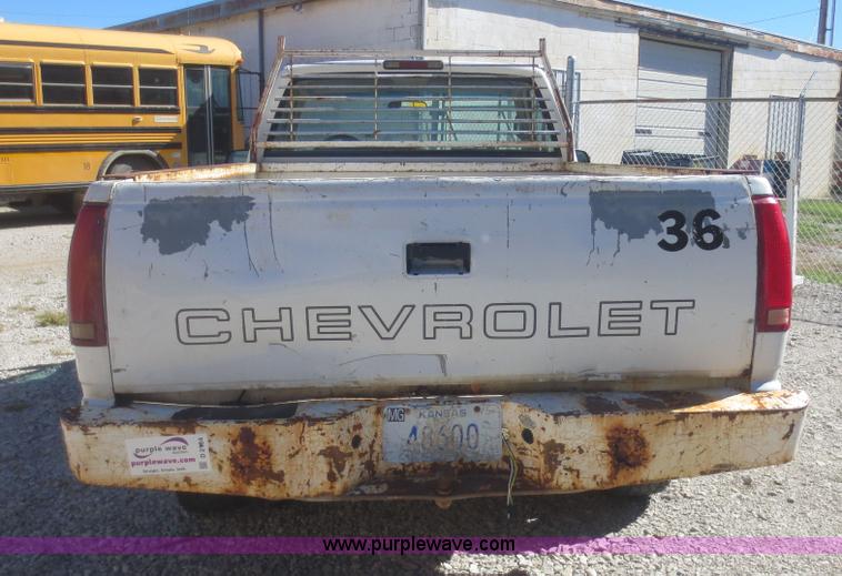 image for item D2184 1995 Chevrolet 1500 pickup truck