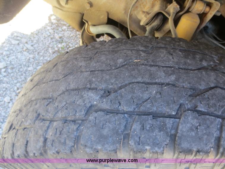 image for item D2184 1995 Chevrolet 1500 pickup truck