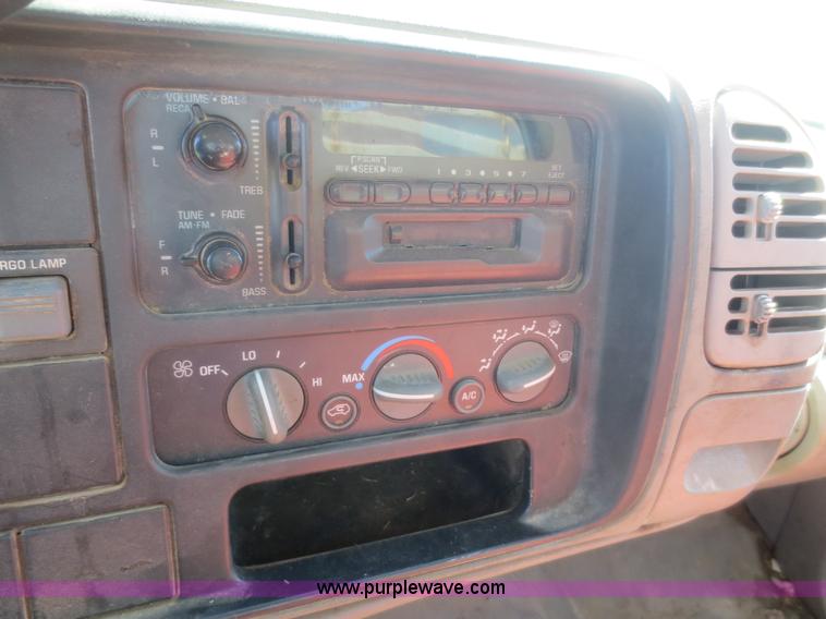 image for item D2184 1995 Chevrolet 1500 pickup truck