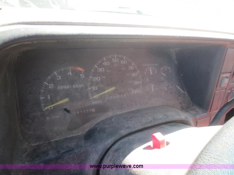 image for item D2184 1995 Chevrolet 1500 pickup truck
