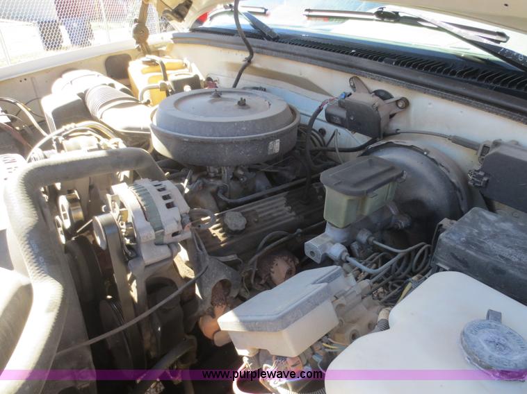 image for item D2184 1995 Chevrolet 1500 pickup truck