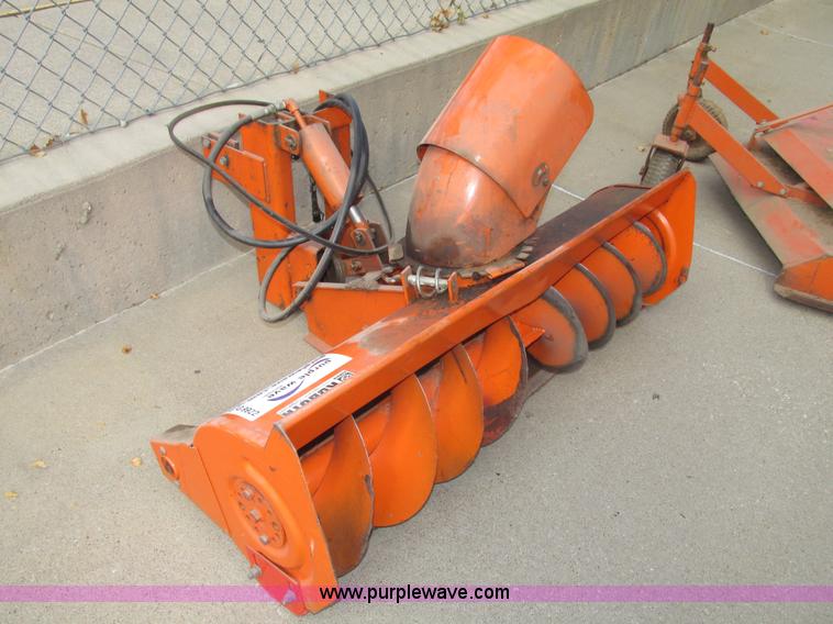 image for item G9922 Kubota B748B snow blower