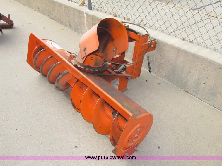 image for item G9922 Kubota B748B snow blower