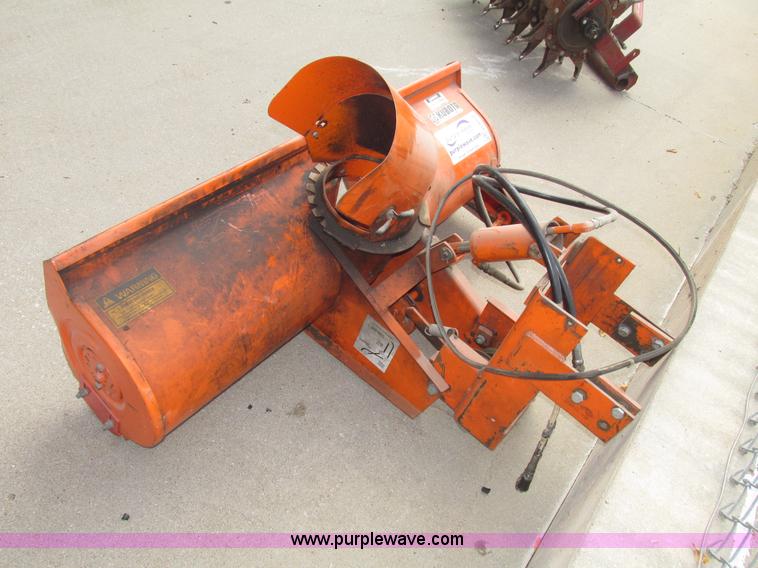 image for item G9922 Kubota B748B snow blower