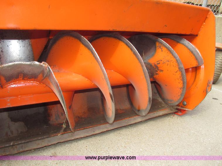 image for item G9922 Kubota B748B snow blower