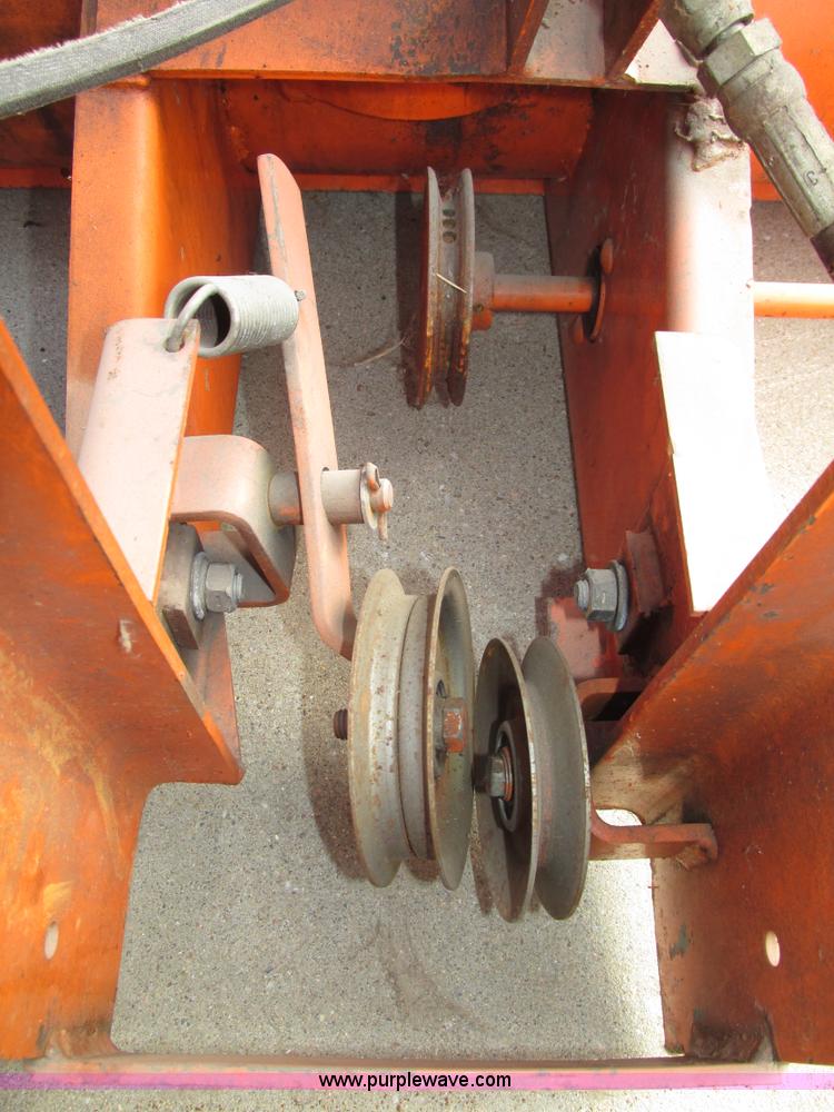 image for item G9922 Kubota B748B snow blower