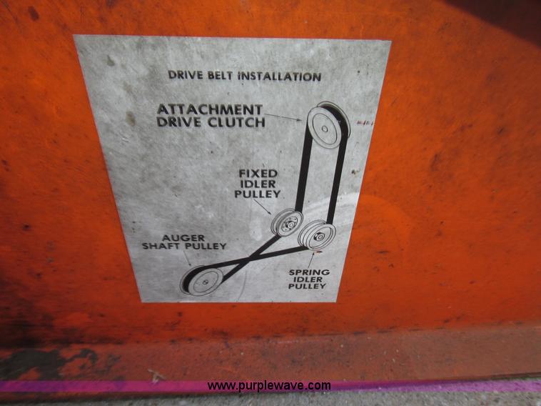 image for item G9922 Kubota B748B snow blower