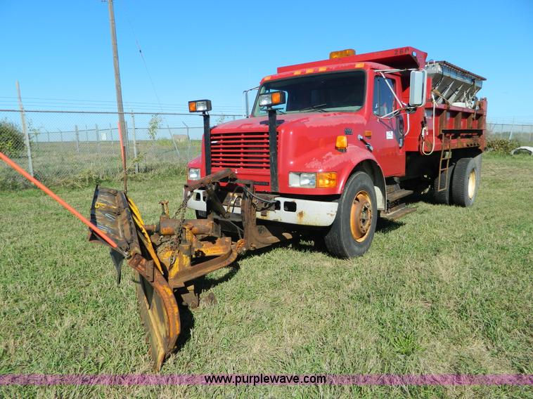 image for item H2384 1996 International 4700 dump truck