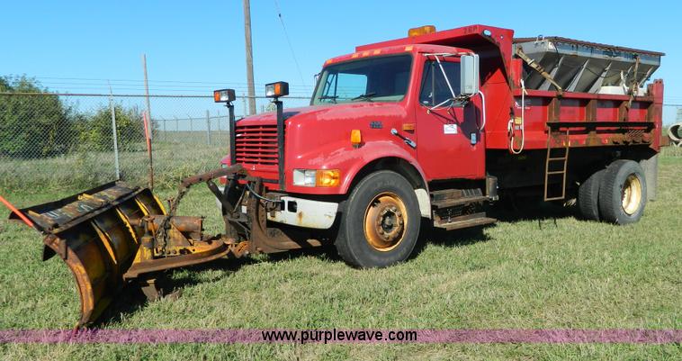 image for item H2384 1996 International 4700 dump truck