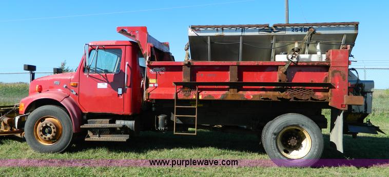 image for item H2384 1996 International 4700 dump truck