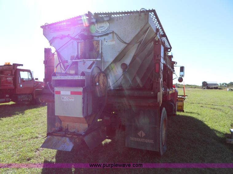 image for item H2384 1996 International 4700 dump truck