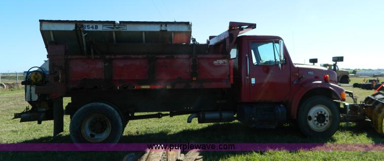 image for item H2384 1996 International 4700 dump truck