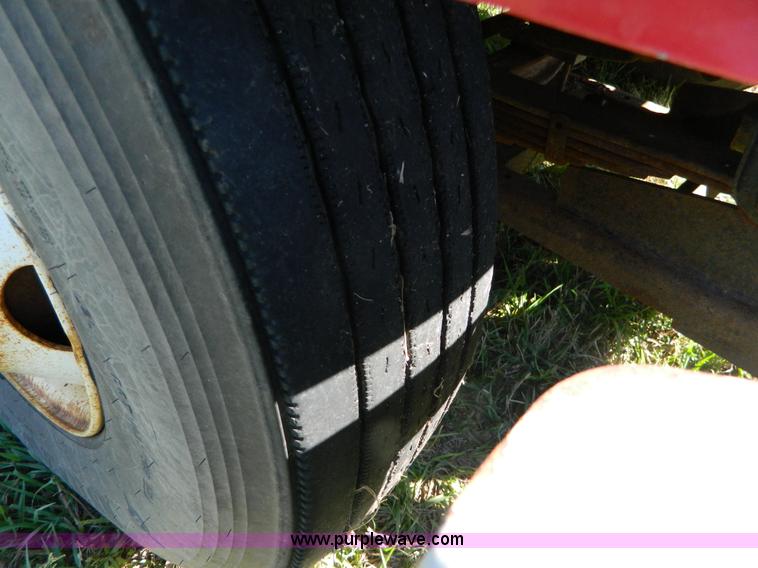 image for item H2384 1996 International 4700 dump truck