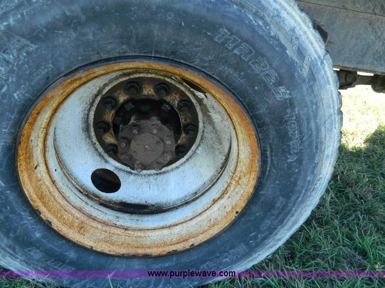 image for item H2384 1996 International 4700 dump truck