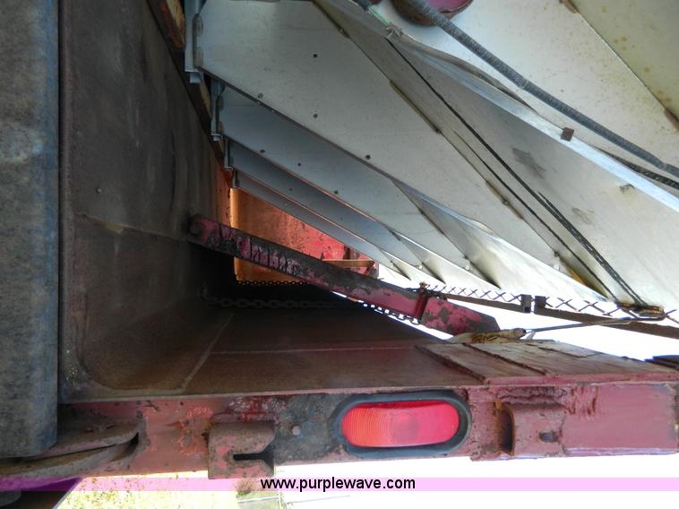 image for item H2384 1996 International 4700 dump truck