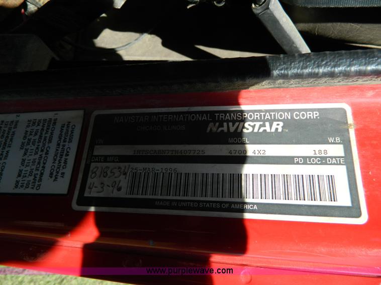 image for item H2384 1996 International 4700 dump truck