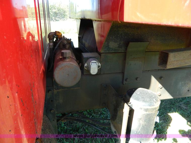 image for item H2384 1996 International 4700 dump truck