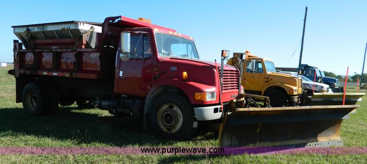 image for item H2385 1996 International 4700 dump truck
