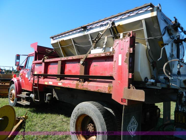 image for item H2385 1996 International 4700 dump truck
