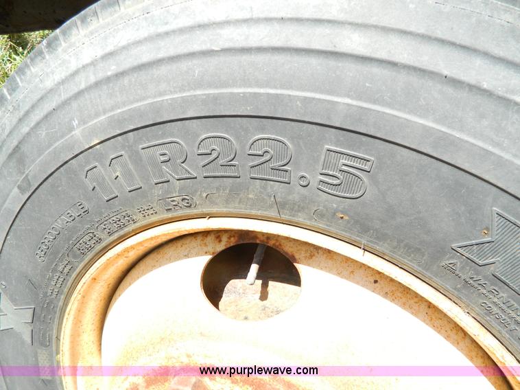 image for item H2385 1996 International 4700 dump truck