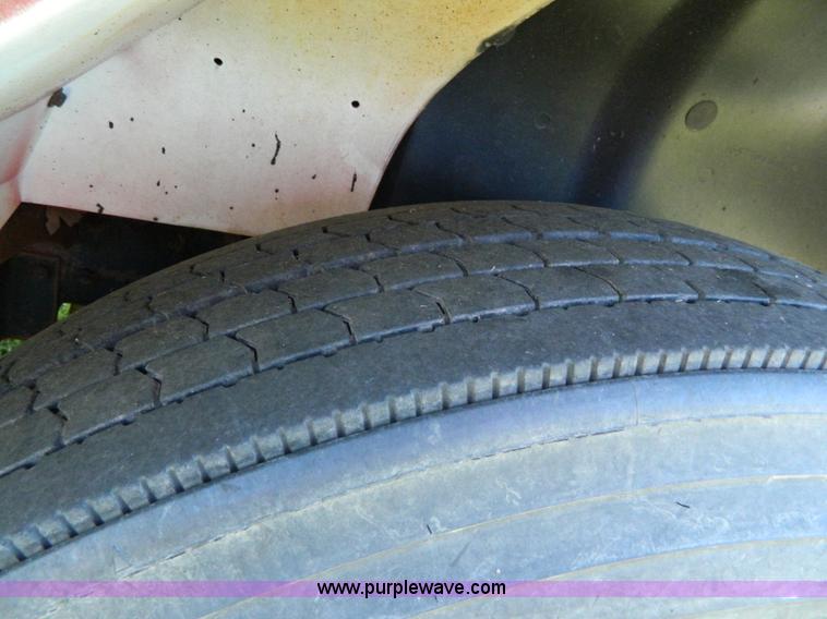 image for item H2385 1996 International 4700 dump truck