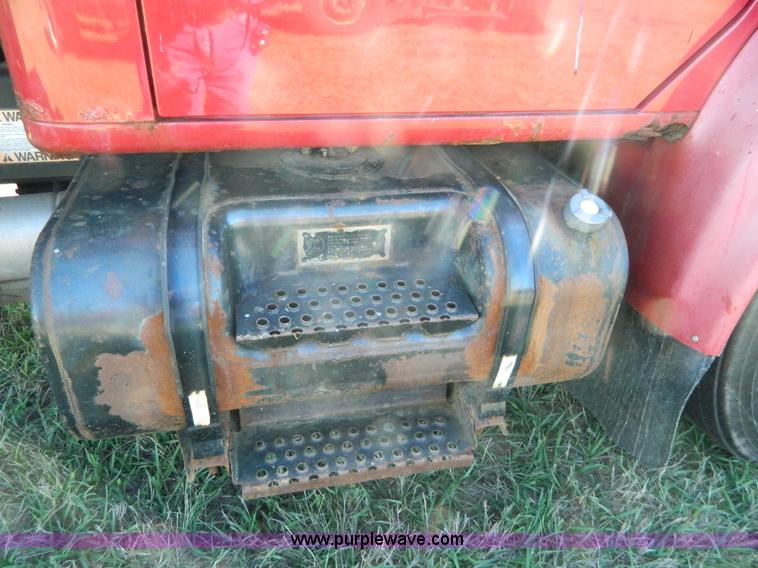 image for item H2385 1996 International 4700 dump truck