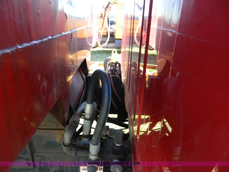 image for item H2385 1996 International 4700 dump truck