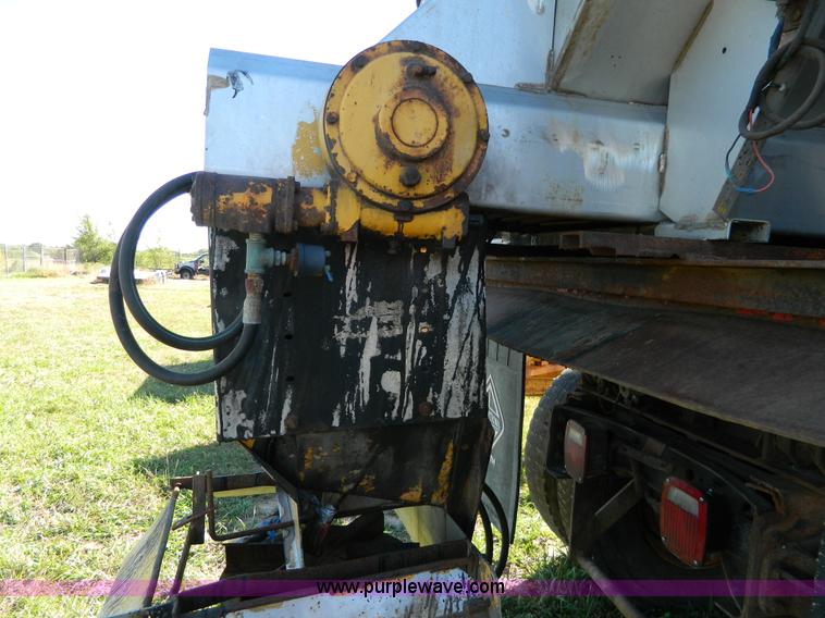 image for item H2385 1996 International 4700 dump truck