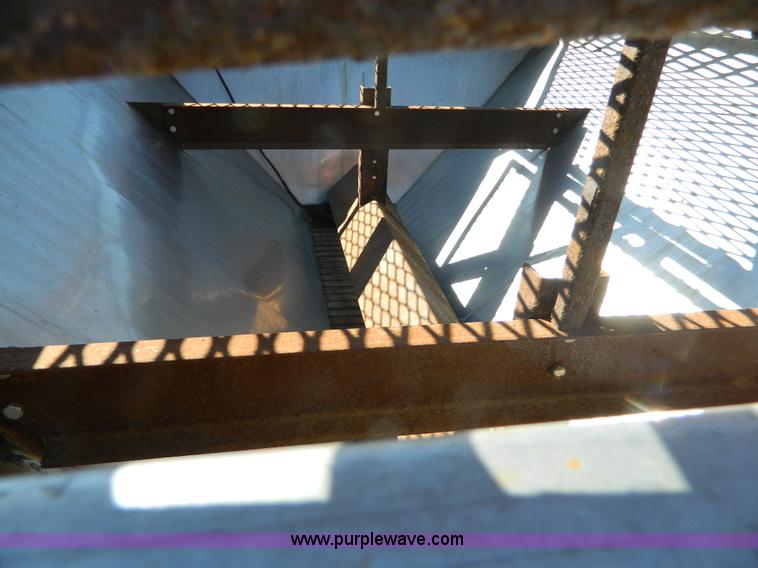 image for item H2385 1996 International 4700 dump truck