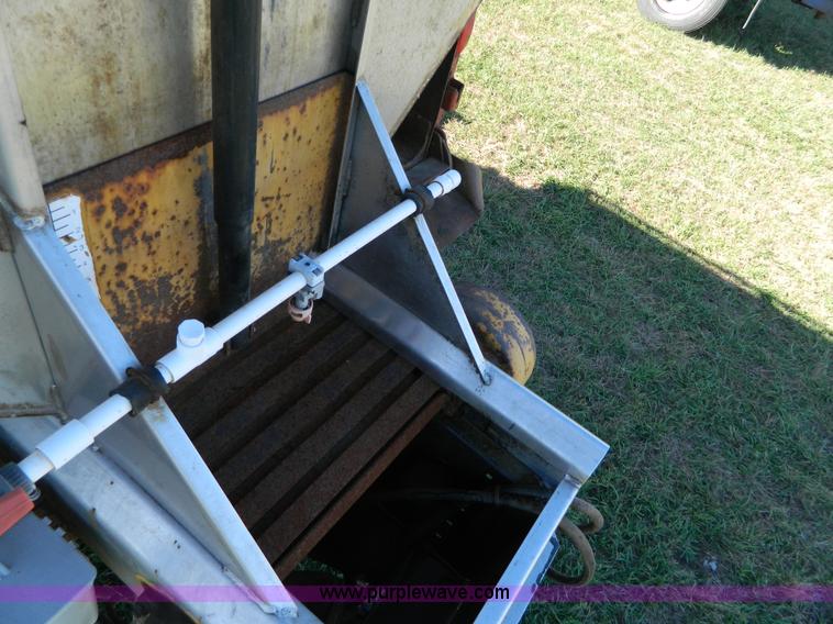 image for item H2385 1996 International 4700 dump truck