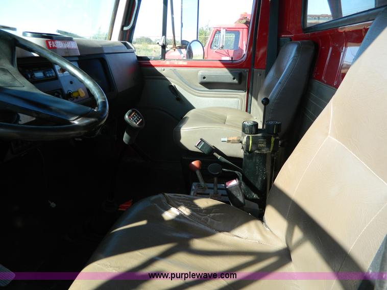 image for item H2385 1996 International 4700 dump truck