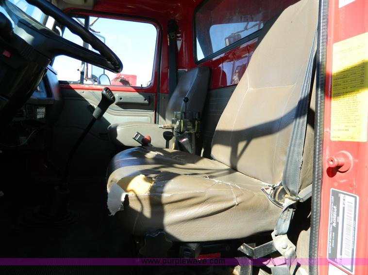 image for item H2385 1996 International 4700 dump truck