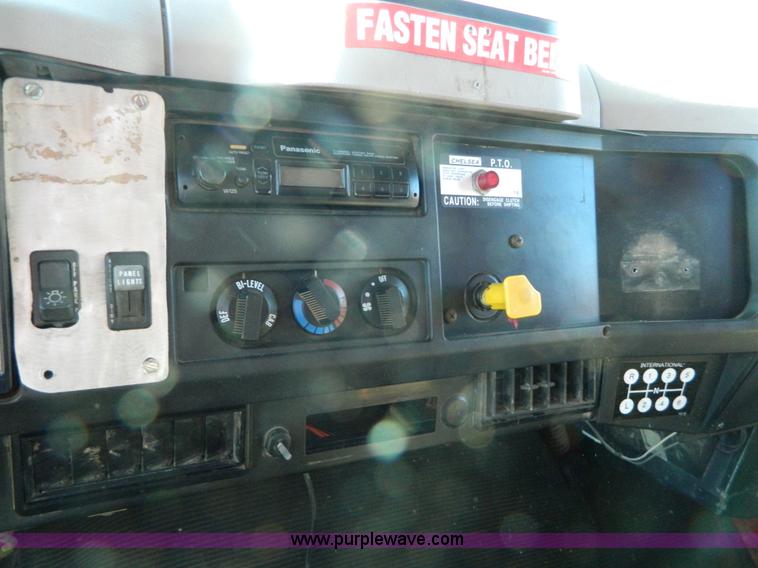 image for item H2385 1996 International 4700 dump truck