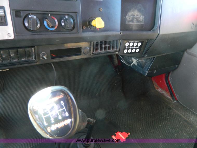 image for item H2385 1996 International 4700 dump truck