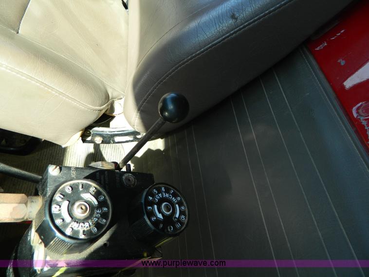 image for item H2385 1996 International 4700 dump truck