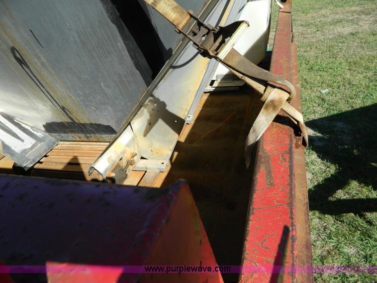 image for item H2385 1996 International 4700 dump truck