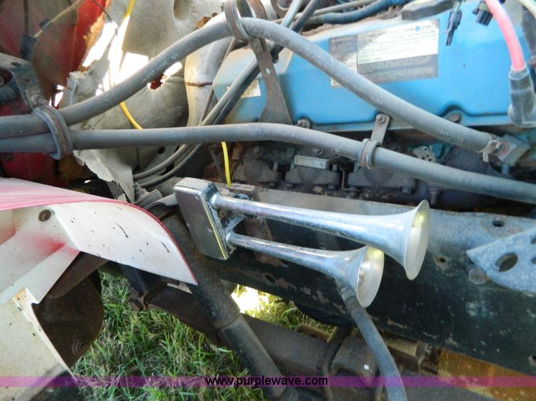 image for item H2385 1996 International 4700 dump truck