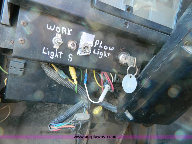 image for item H2388 1993 International 4700 dump truck